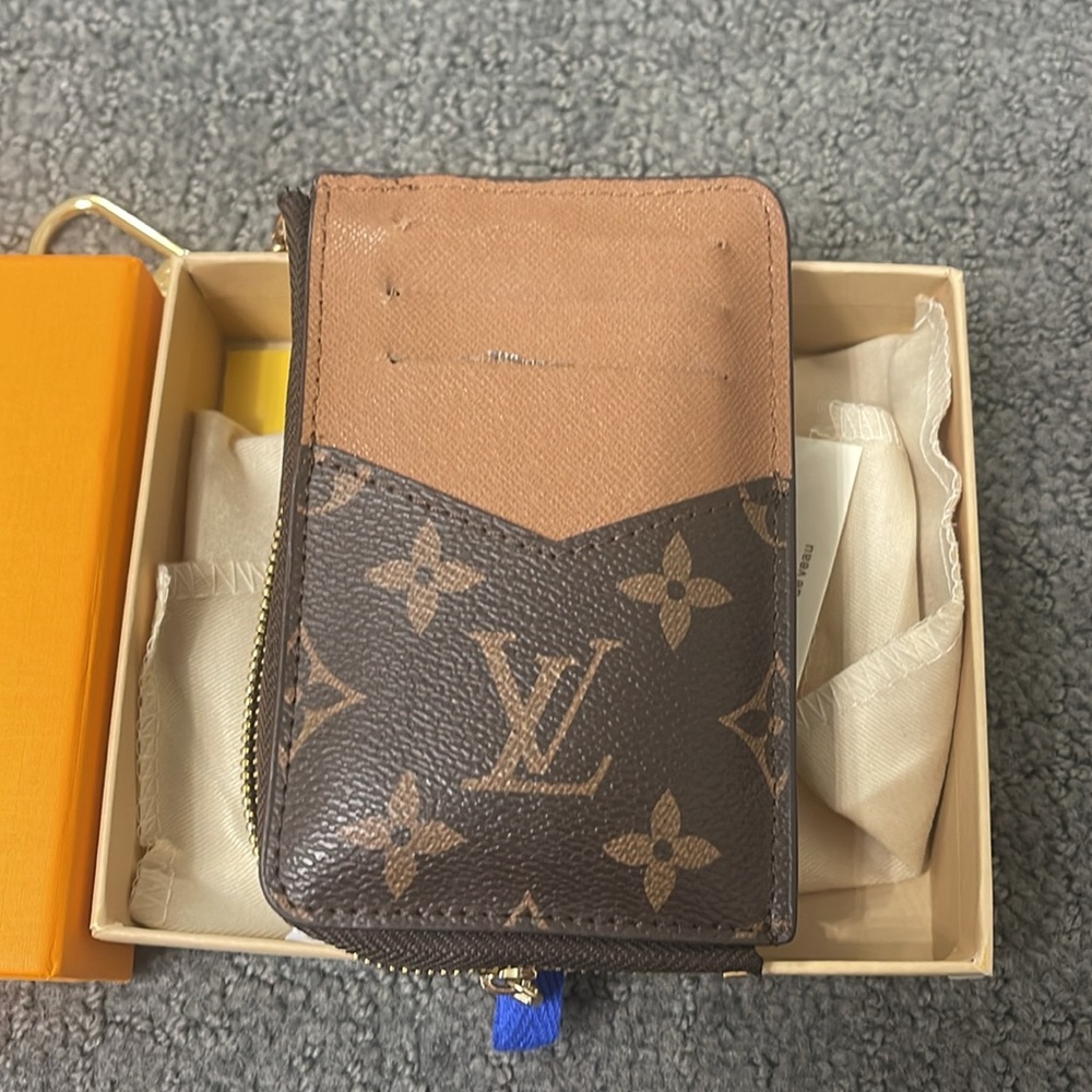 Used inspired wallet - Picture 2 of 6